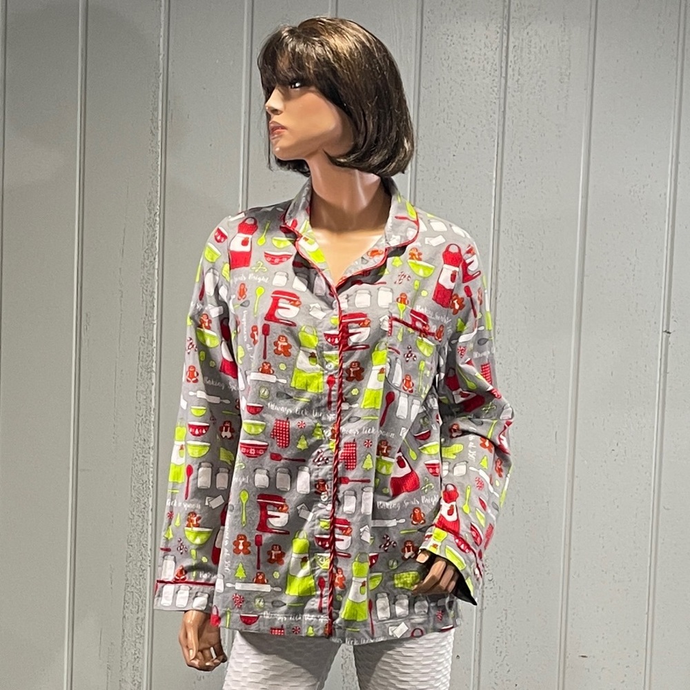 *Target Women's Holiday Button Down Pajama Top Size L